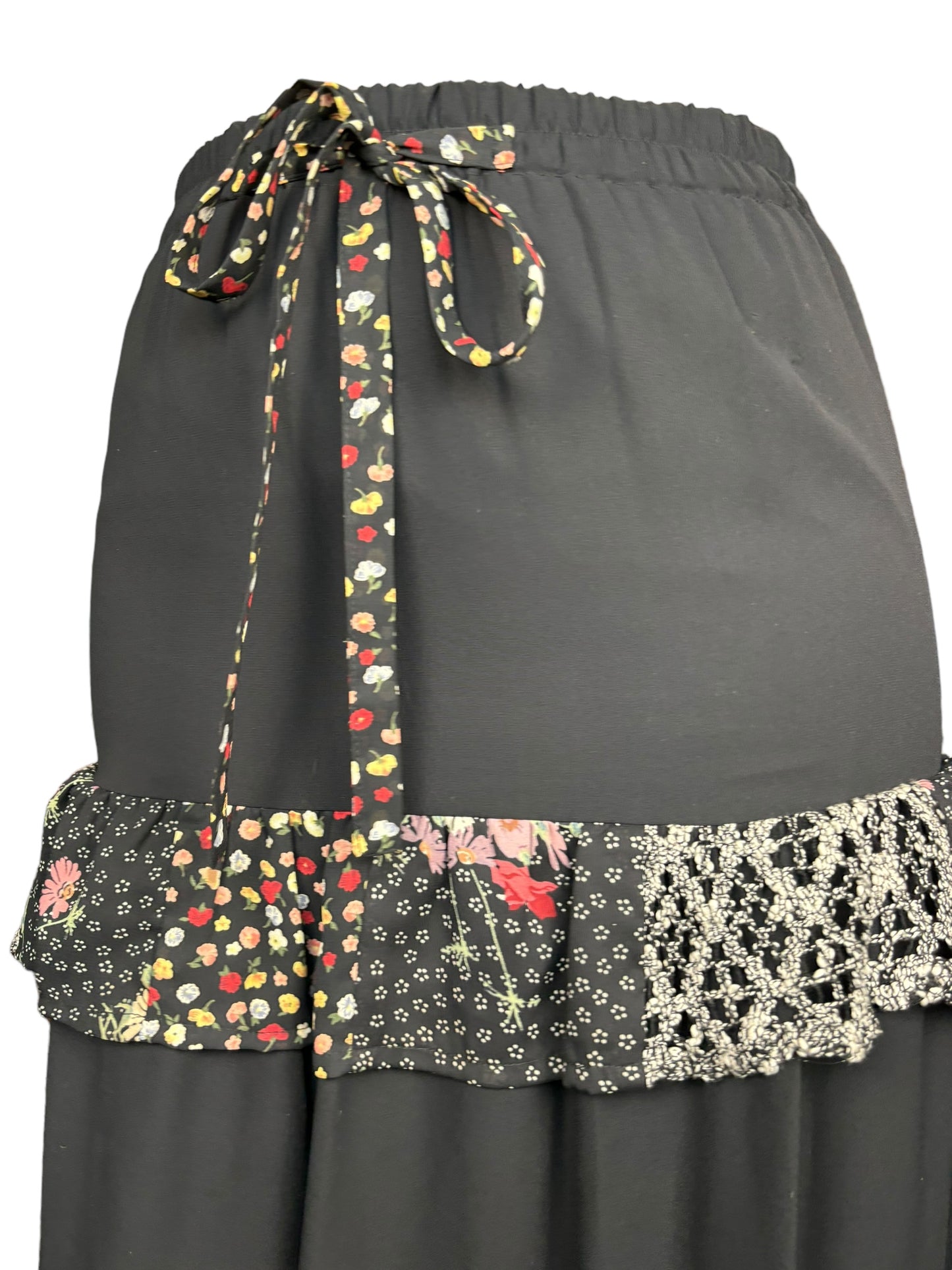 Vintage Tiered Whimsy Black Skirt - M